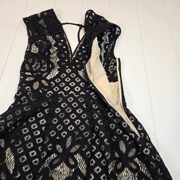 Free People One Million Lovers Black‎ Lace A-Line Dress Size 0 Tan Lining NWT - Picture 4 of 14